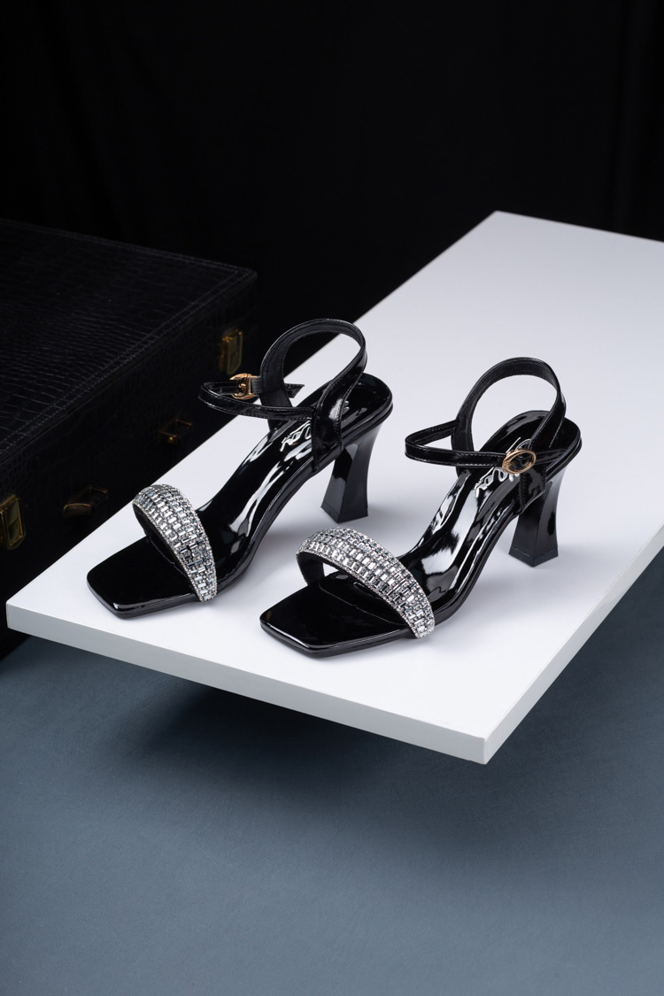 https://elisaa.vn/wp-content/uploads/2024/07/giay-sandal-cong-so-ella-7cm-dinh-da-sang-trong-es270-969-5.jpg