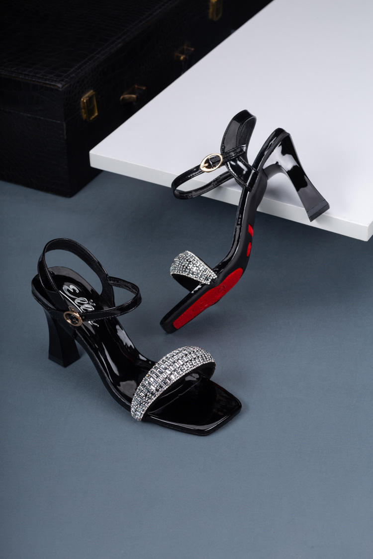 https://elisaa.vn/wp-content/uploads/2024/07/giay-sandal-cong-so-ella-7cm-dinh-da-sang-trong-es270-969-8.jpg