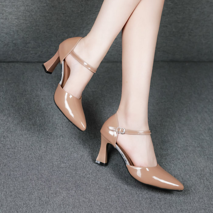 https://elisaa.vn/wp-content/uploads/2024/07/giay-sandal-cong-so-ella-7cm-thanh-lich-cuon-hut-es662-929-8.jpg
