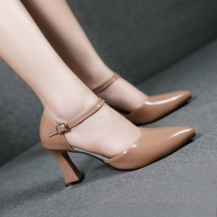 https://elisaa.vn/wp-content/uploads/2024/07/giay-sandal-cong-so-ella-7cm-thanh-lich-cuon-hut-es662-929-9.jpg